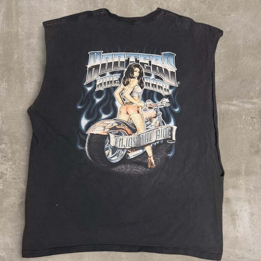Vintage Hooters Biker Pin Up Graphic Sleeveless Tee, Y2K Black – Large